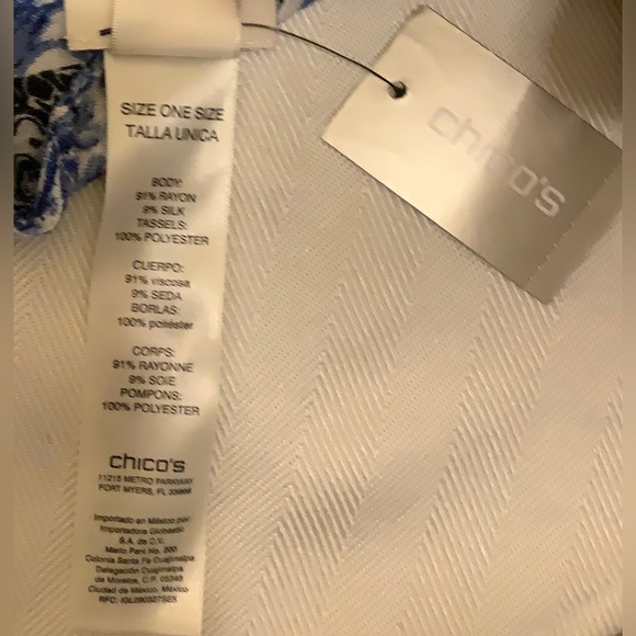 NWT CHICO’S BLUE/WHITE/CORAL RAYON/SIK BLEND SCARF - Picture 4 of 4